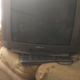 Samsung 32inch tv excellent condition with remote can deliver depending on locaton