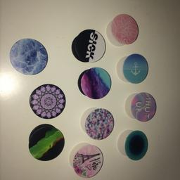A variety of different popsocket