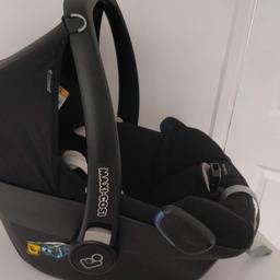 Maxi cosi Pebble Plus car seat in black for babies 0+.

Can be used without the base.

From pets and smoke free home.

Collection at SS16 4