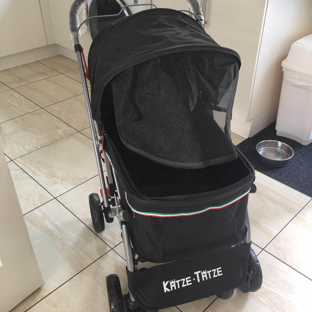 Katze tatze pet stroller in Chorley for 90.00 for sale Shpock