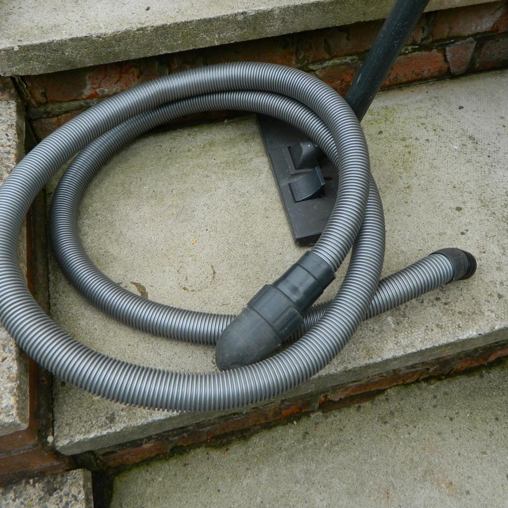 Goblin Multisystem Wet.n.Dry Vacuum Cleaner. in CH5 Queensferry for £25