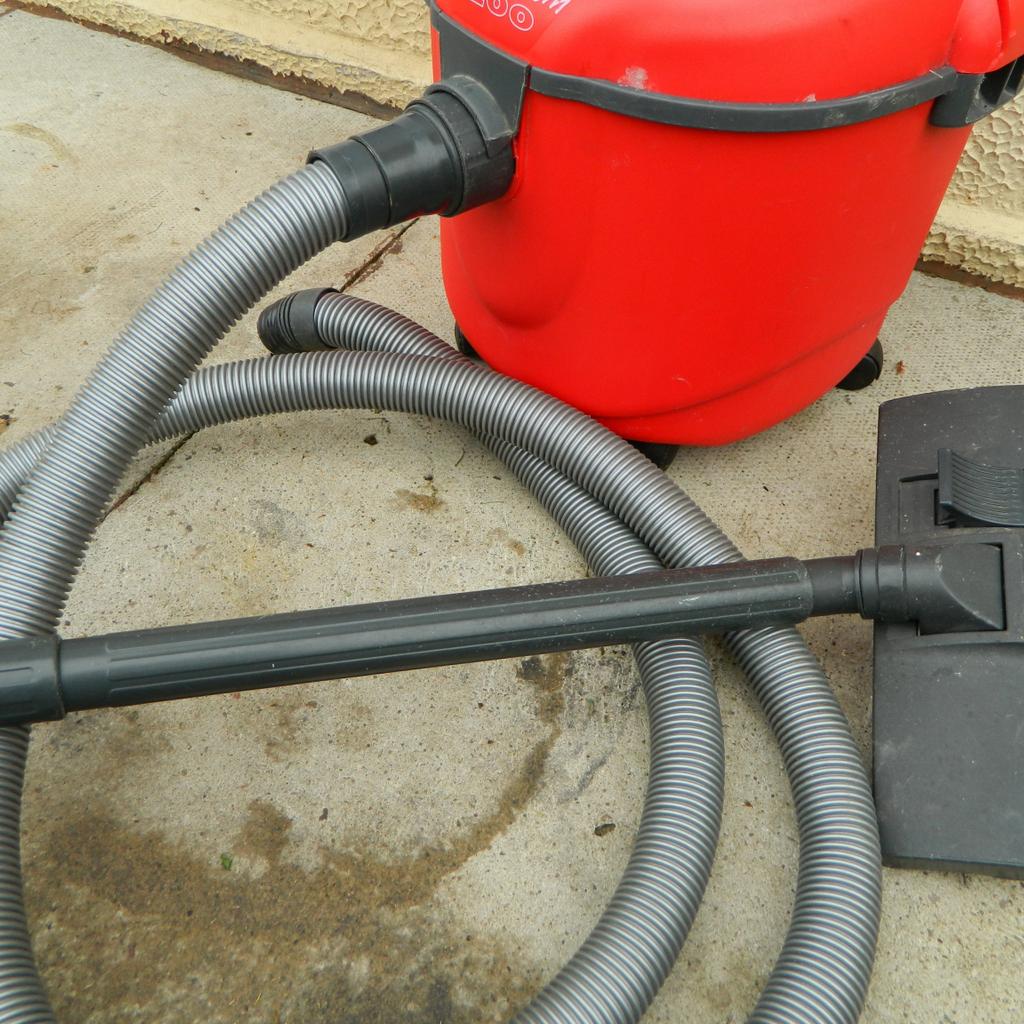 Goblin Multisystem Wet.n.Dry Vacuum Cleaner. in CH5 Queensferry für 25