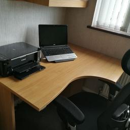Nearly new computer desk and chair. Excellent condition
130cm wide 100cm deep 72cm high