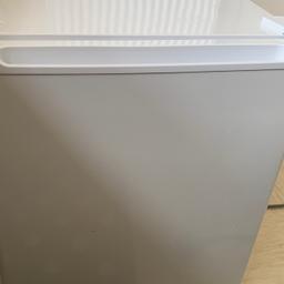 Small table top fridge with freezer compartment.

Colour: white.
Holds 46L.
Brand - Argos Simple Value.
Size - H51.0, W44.0, D47.0cm.
1 shelf.

Message me for more info and negotiations.