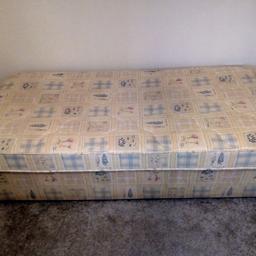 Single bed and mattress in very good condition. Collection from Warwick CV34