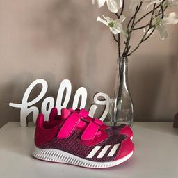 Gr.27
Innensohle 17cm
schön leichte Schuhe von Adidas, mit Klettverschluss, Eco Ortholite Sohle, in Pink

Versand per Warensendung 2,35€ möglich