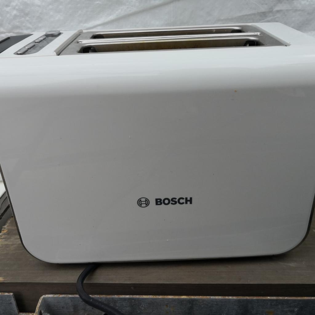 Bosch styline kettle and toaster set in white in B77 Tamworth for £50.