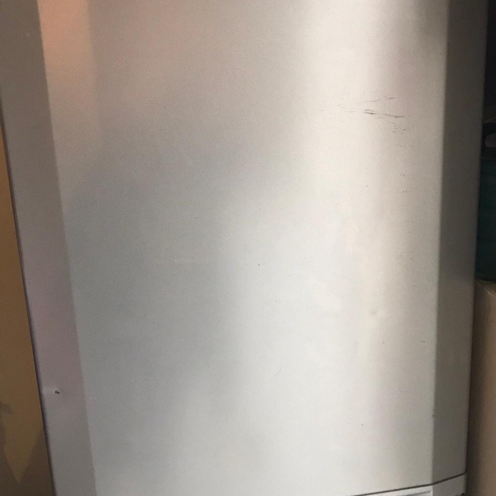 Small Frost Free Fridge Freezer in Chester für £ 50 00 zum Verkauf
