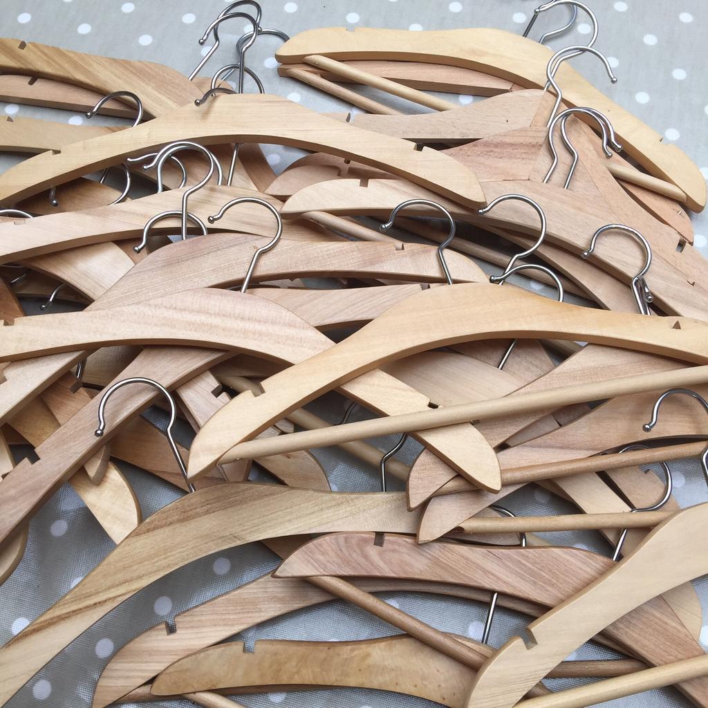 Ikea children’s wooden coat hangers in Chelmsford für 10,00 £ zum