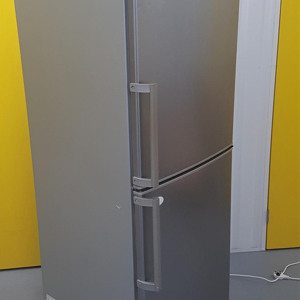 Bosch Exxcel Frost Free Fridge Freezer in TW8 London for £110.00 for