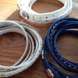 verkaufe 3 Stück Luna 4 Fach Armbänder in den Farbei weiß; dunkelblau und beige Größe M/L
einwandfreier Zustand wurden nie fast nie getragen

pro Stück 30 Euro (Neupreis 69.90 das Stück )
bei Abnahme aller 3 Stück Verhandlungsbasis