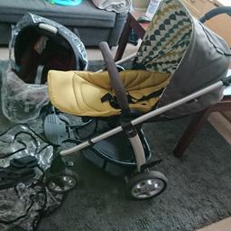 MAMAS AND PAPAS SOLA 2 WITH CAR SEAT AND ADAPTERS.
USED BUT STILL GOOD CONDITION.
INCLUDING RAINCOVERS FOR PRAM AND CAR SEAT.
COLLECTION FROM ENFIELD.
£100 or best offer