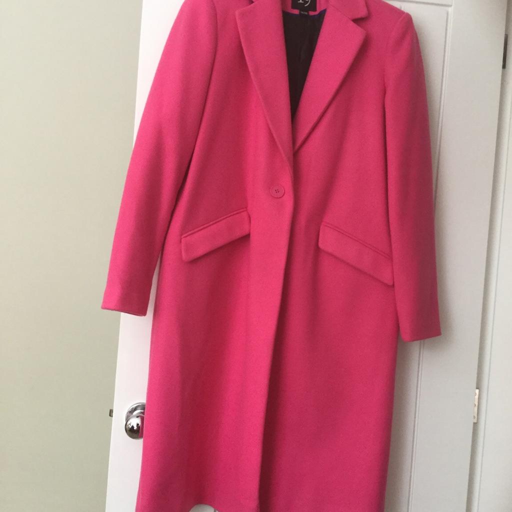 Dept 19 coat in FY5 Wyre for £25.00 for sale | Shpock
