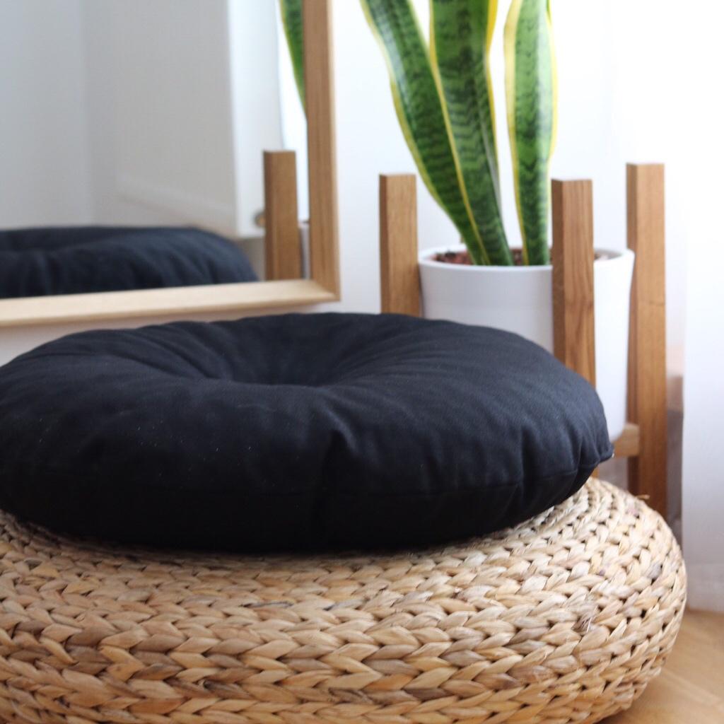 IKEA Pouf Rattan mit schwarzem Kissen in 1210 KG Stammersdorf für 20,00