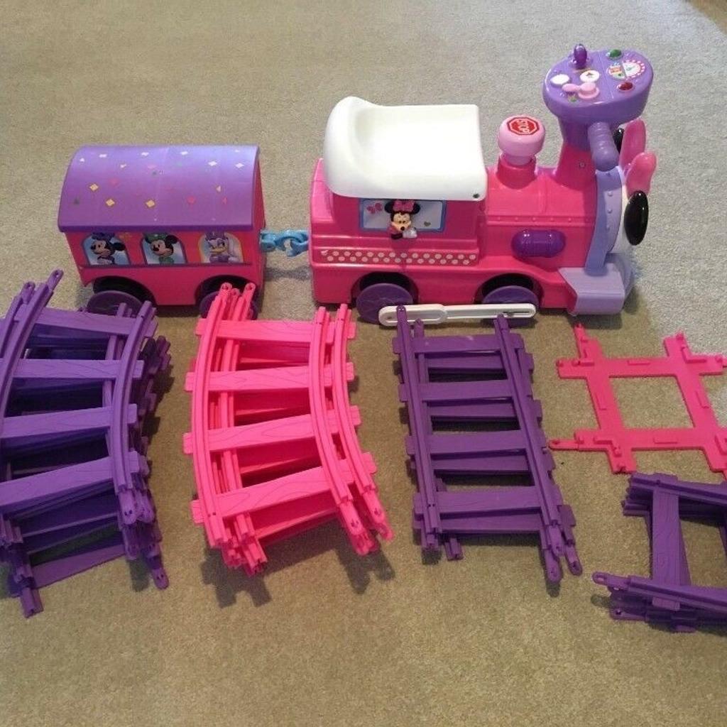 Minnie mouse ride on electric train & track in NG5 Gedling for £20.00 for sale | Shpock
