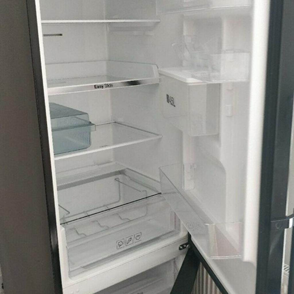 SAMSUNG Fridge Freezer (with 4.5L Dispenser) in TW13 London für £ 270
