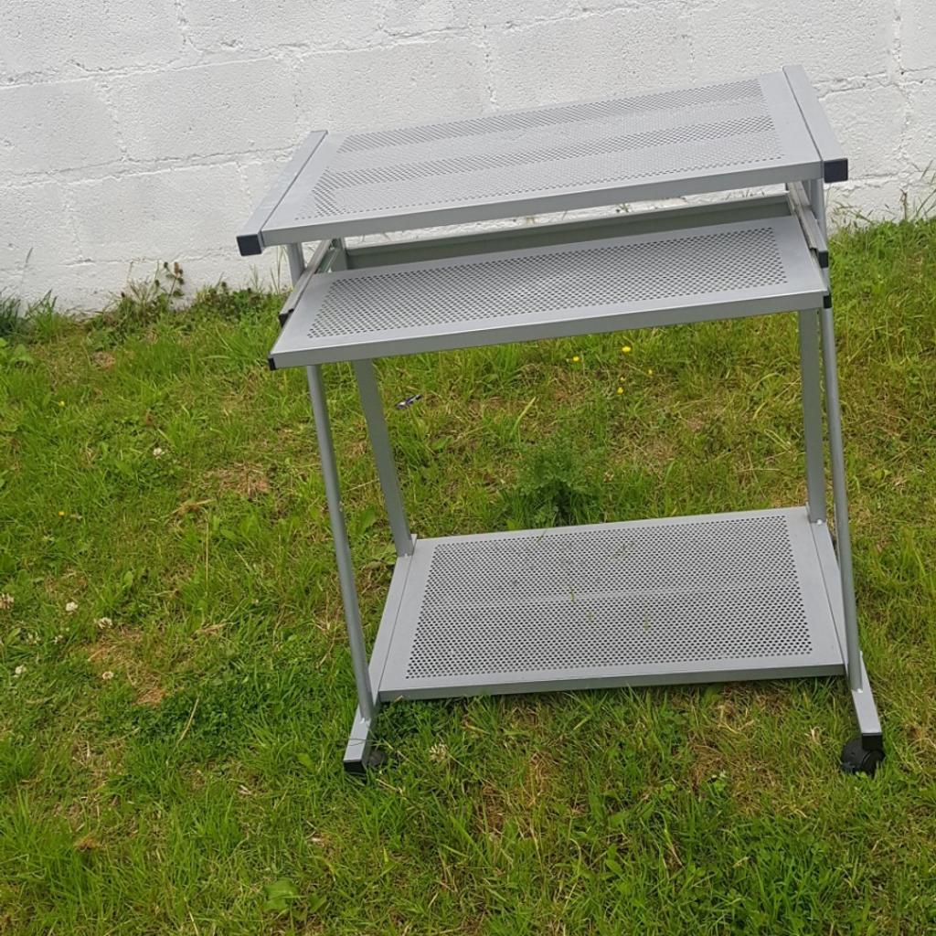computer desk in DY4 Sandwell für 10,00 £ zum Verkauf | Shpock DE