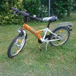 Das ist ein wenig benutztes Kinderrad mit einem bequemen Gelsattel, einem Dynamo und Rücktrittbremse.  Das Fahrrad hat drei Gänge und  seinem Alter entsprechend paar gebrauchspuren.  Es fährt gut und ist Verkehrssicher.