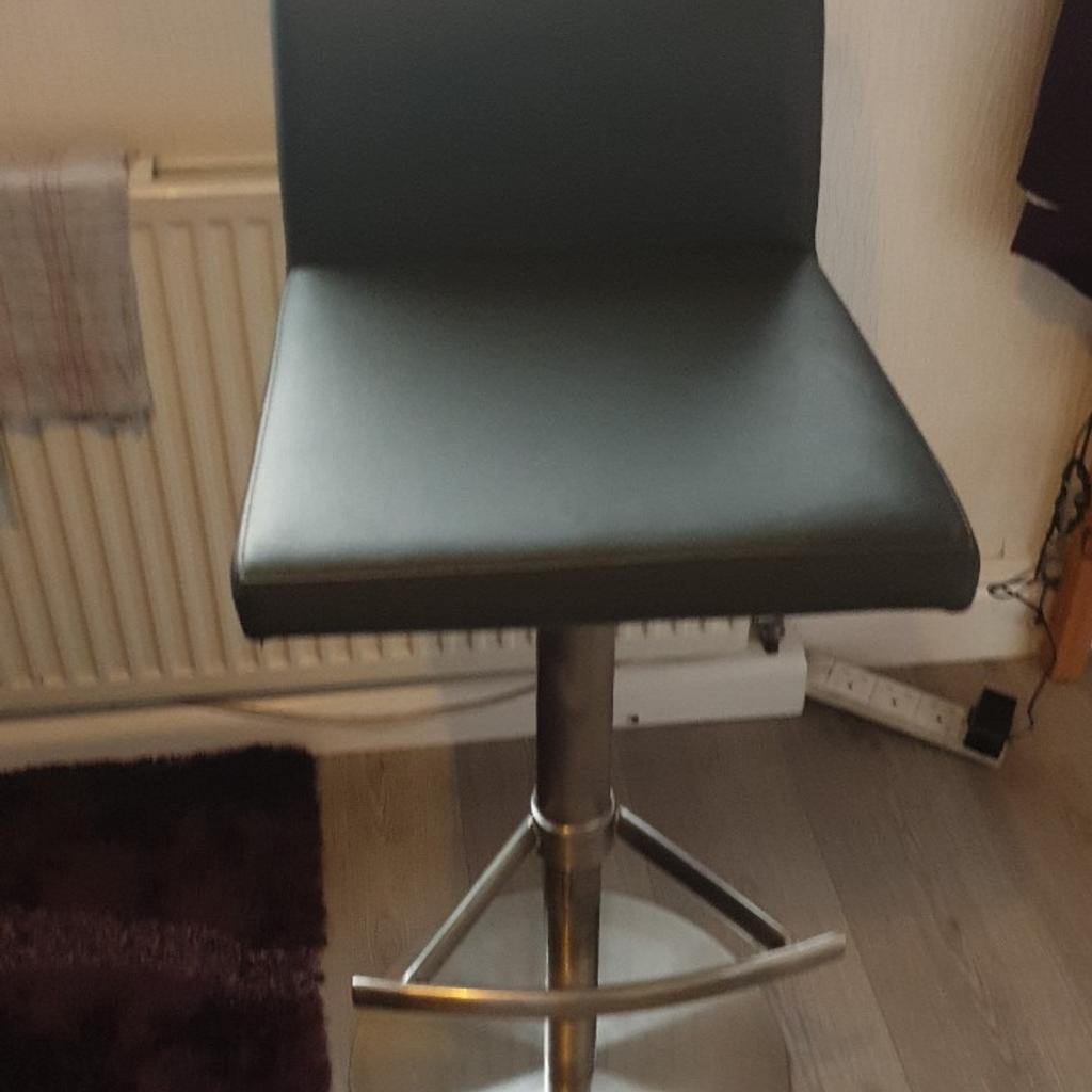 brand new pair of bar stools in Wakefield for £60.00 for sale