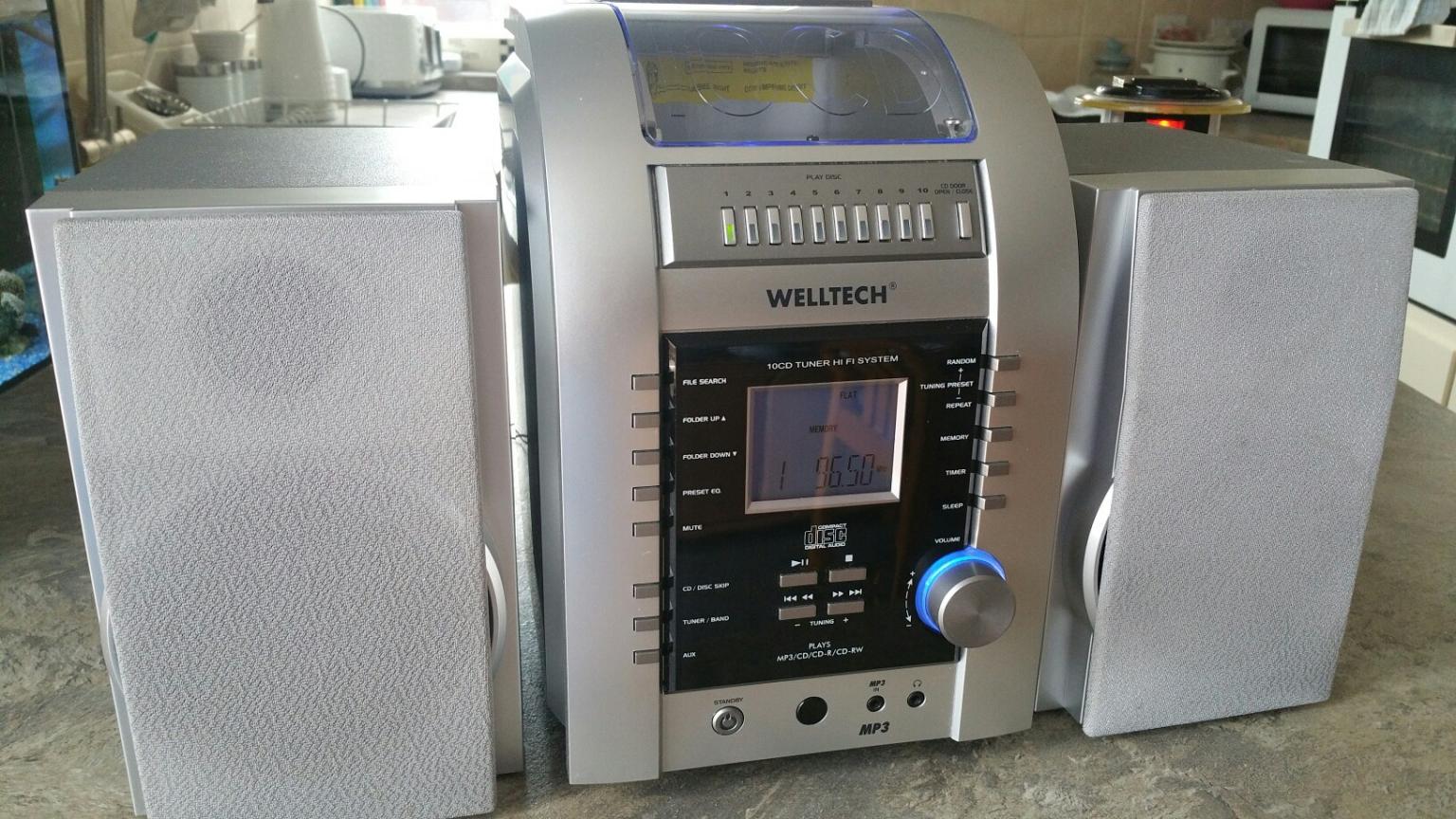 Welltech Compact Stereo System HiFi 10 CD MP3 in LA4 Lancaster for £30.