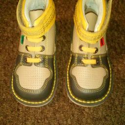 Size 25 UK 8
Excellent condition worn once