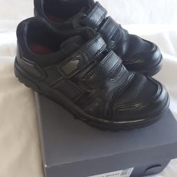 Clarks Toddler Black Leather Shoe Size 9 1/2 F - collection only