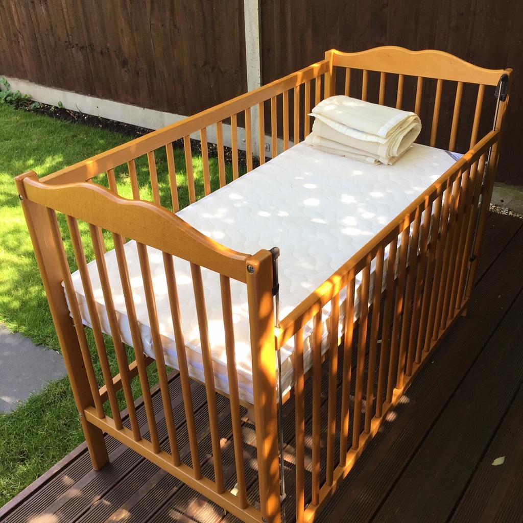 Lugano Mio Bambino Dropside Cot bed in SM4 Sutton für 40,00 £ zum
