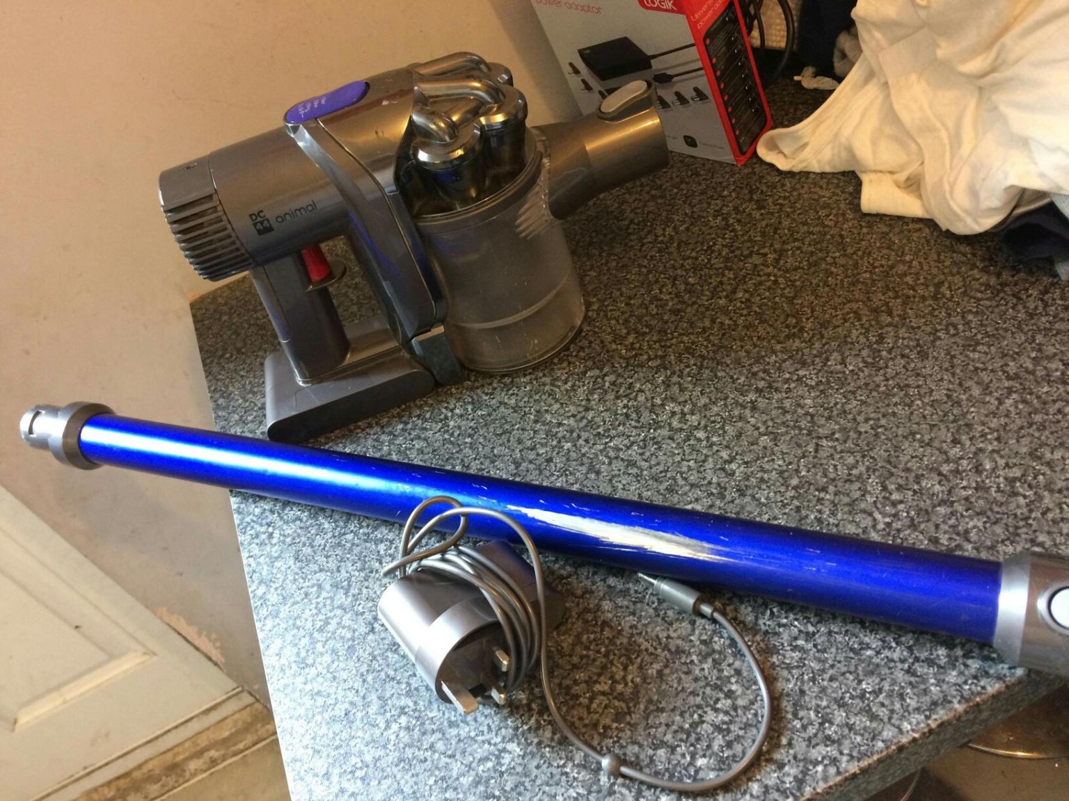 dyson dc44 animal hover in RM18 Tilbury for £25.00 for sale Shpock
