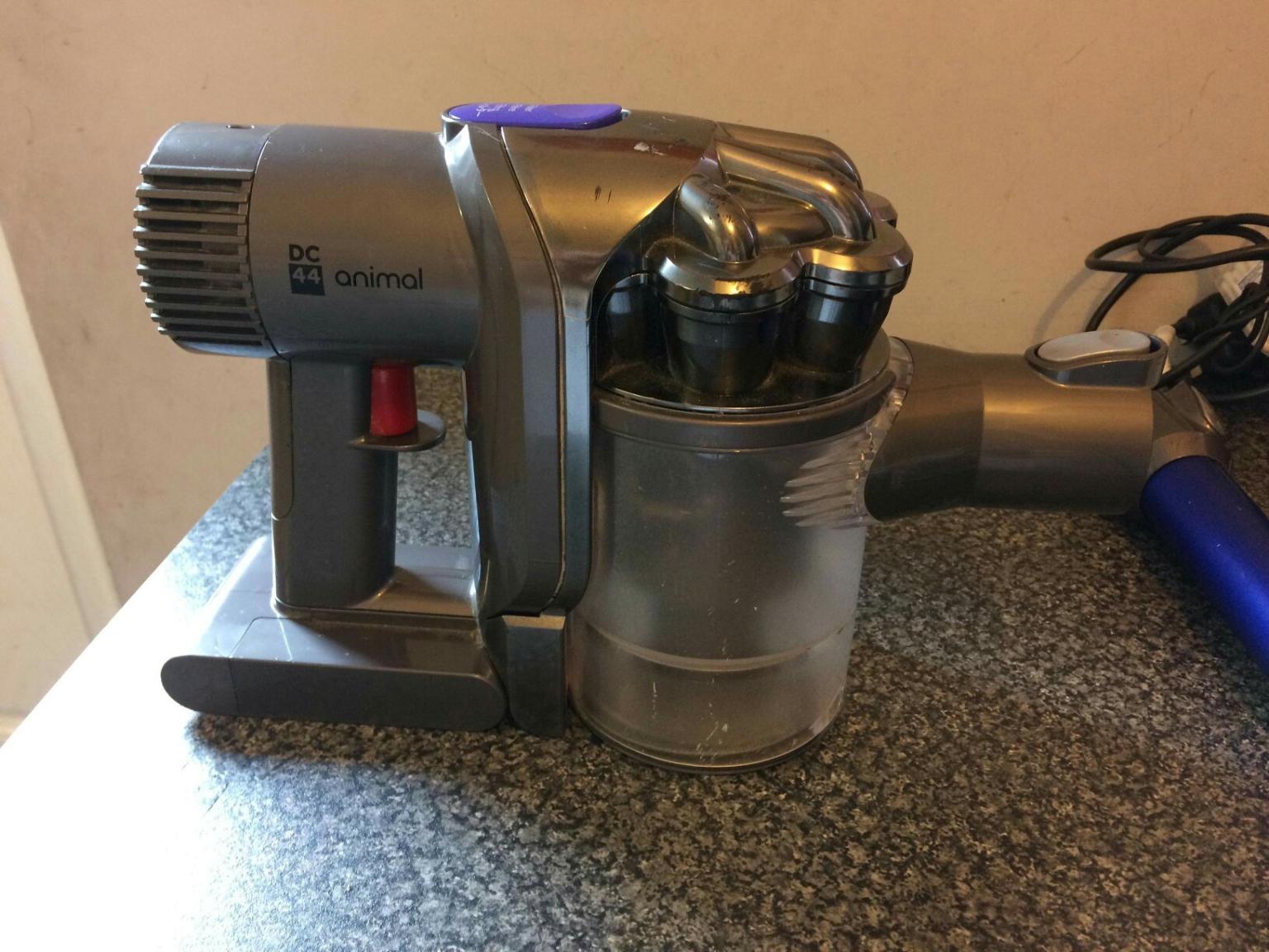 dyson dc44 animal hover in RM18 Tilbury for £25.00 for sale Shpock