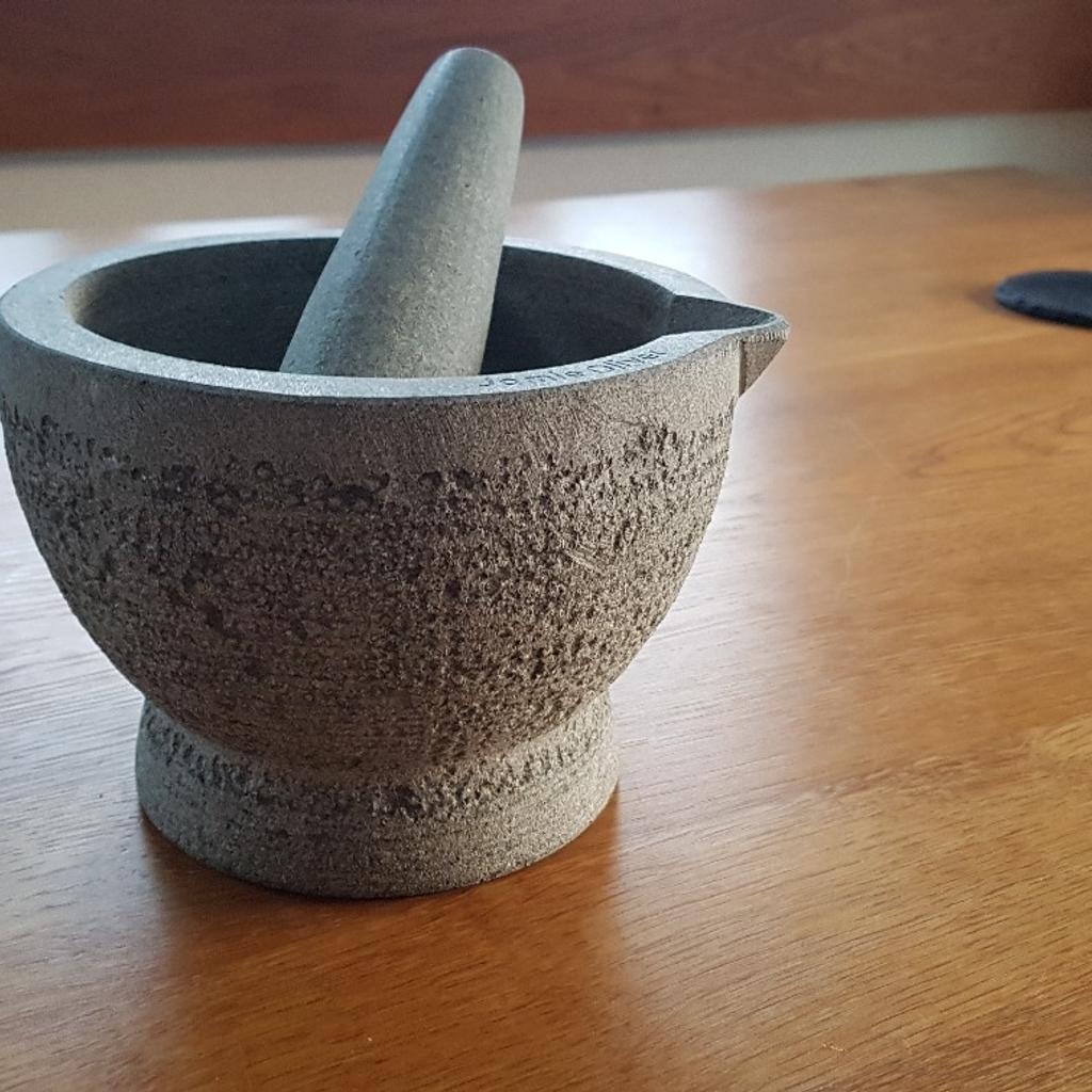 Jamie Oliver Mörser in 6063 Rum für 12,00 € zum Verkauf Shpock DE