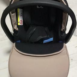 Silver cross simplicity car seat and isofix base

Has only been used 6 months

Still under warranty

Never been in a accident and in good clean condition

Paid £275 would like £45
