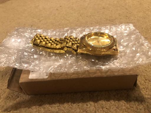 Buy & Sell South Quay East London - Photos for Dalas quartz Golden watch