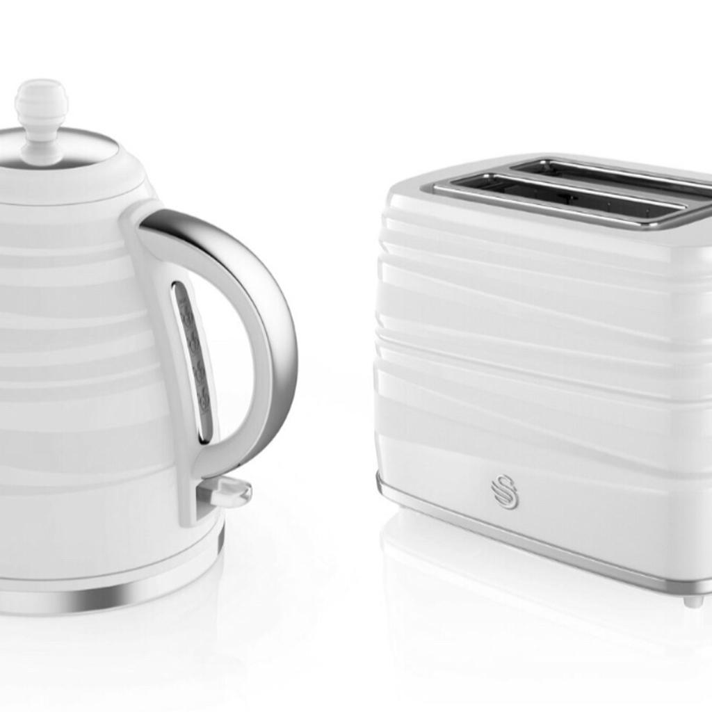 Swan toaster and kettle brand new symphony in Heath & Reach for £35.00 for sale Shpock