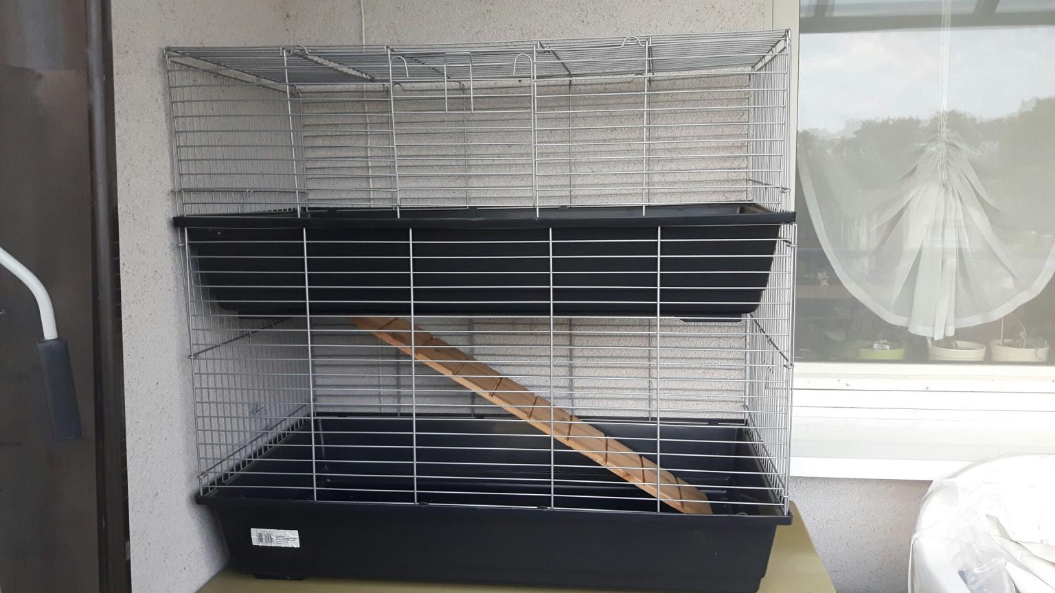 Ollesch Doppel-Etagen-Käfig Für Meerschweinchen & Kaninchen – 120 X 59 X 103 Cm, Mit Freilaufgitter Oben, Schwarz/chrom
