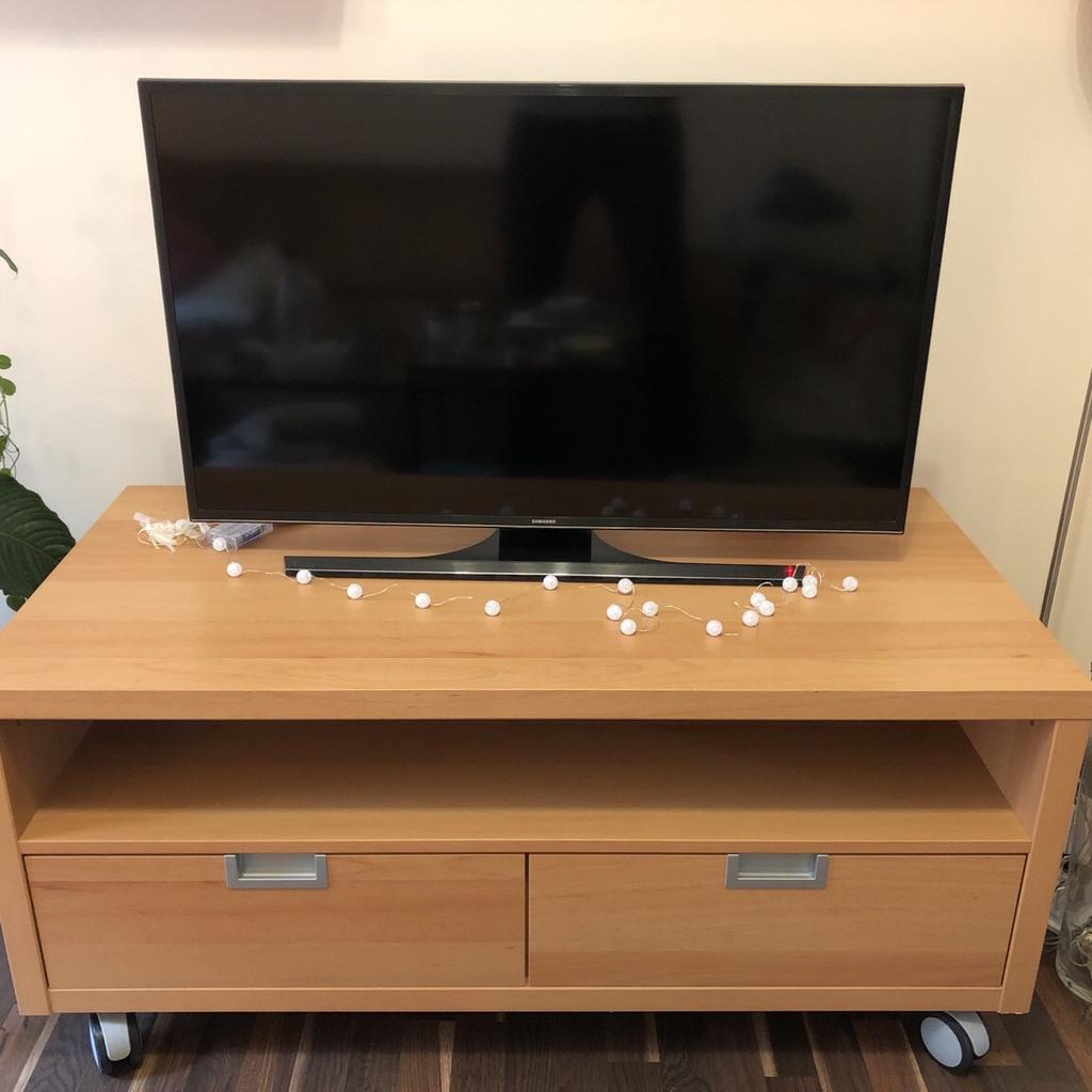 Erstaunlich Fernsehtisch Mit Rollen Ikea Fotos