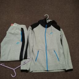 Men's xl fleece hybrid Nike tracksuit, in excellent condition, only worn a handful of times, £35 or swap for a decent pair of size 9 Nike trainers 