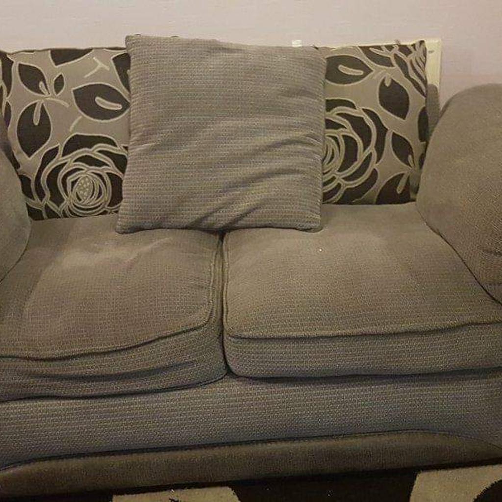 x2 fabric sofas in CH41 Wirral für £ 40,00 zum Verkauf Shpock AT