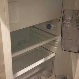 Kühlschrank einwandfrei 
Gefrierfachtür defekt
