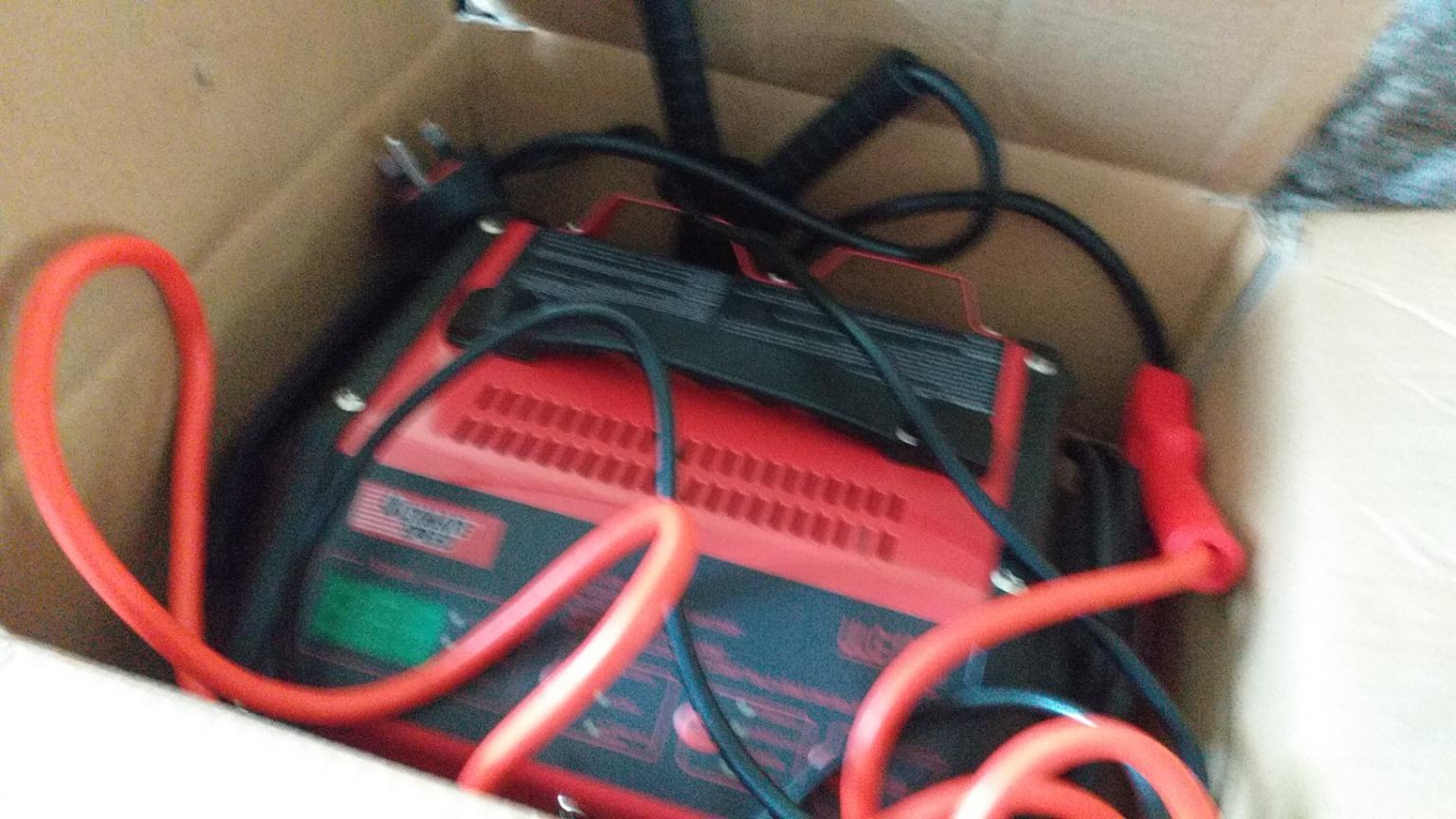 Ultimate Speed battery charger/jump starter in WA10 Helens for £28.00