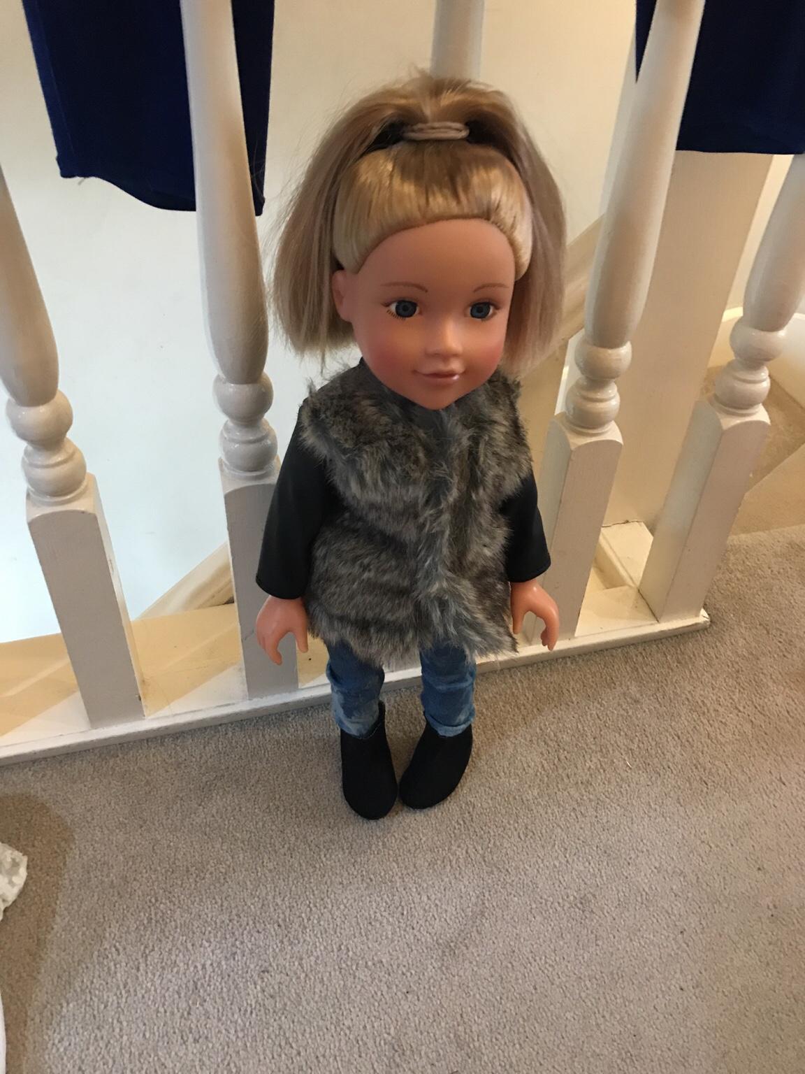 Designafriend doll (outfit included) in SM5 London for £6.00 for sale ...