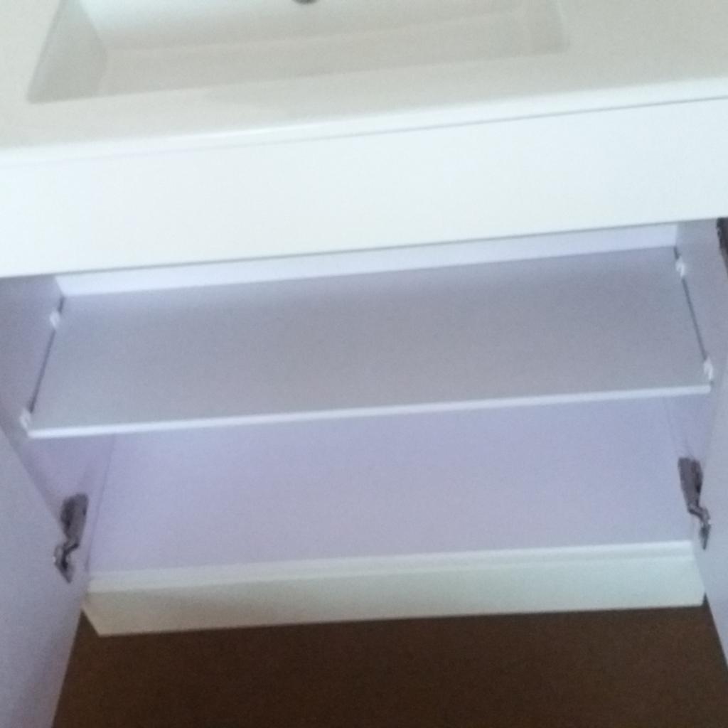 Bathroom vanity unit sink basin in BB1 Blackburn für 45,00 £ zum