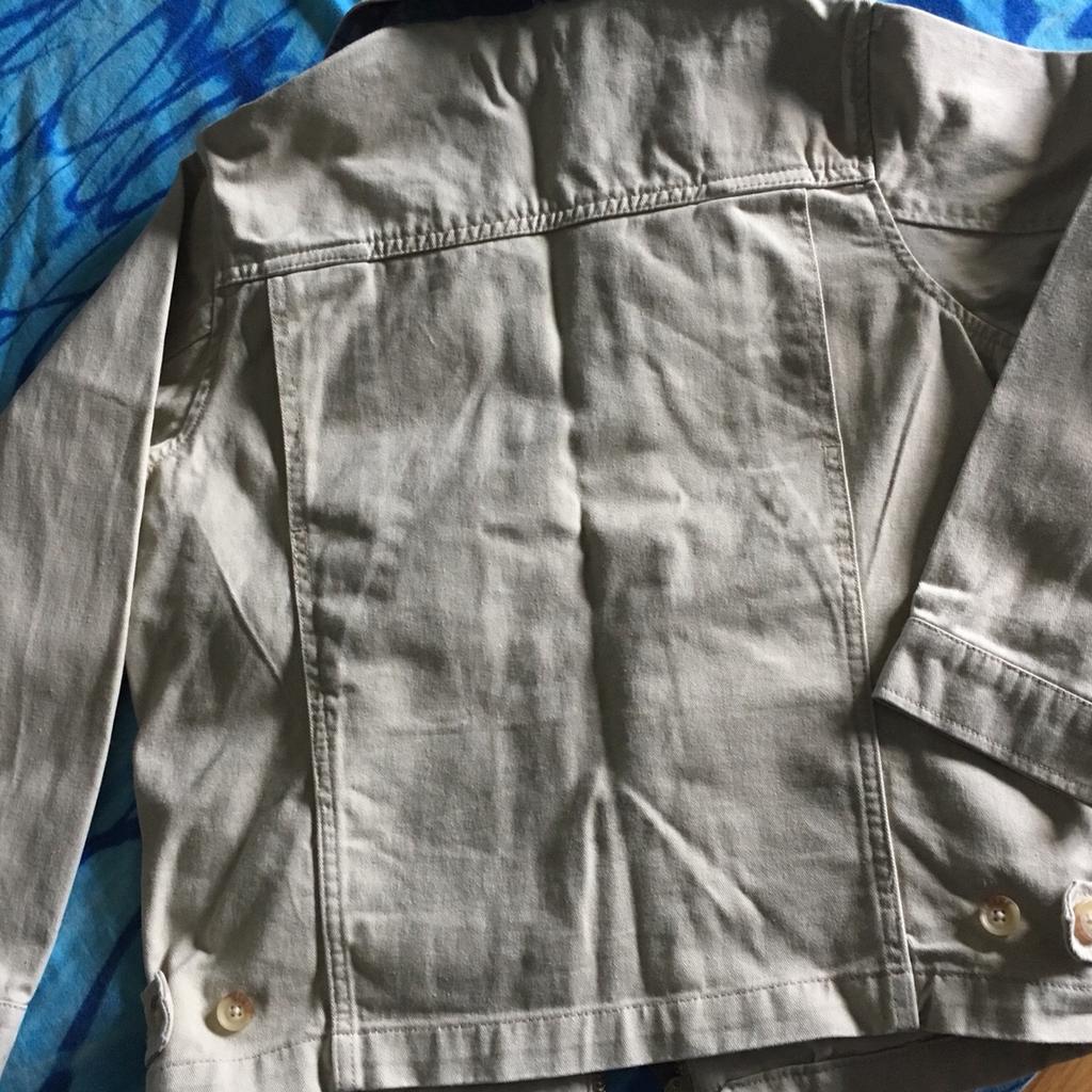 Vendo per cambio taglia,bellissima giacca marca polo ralph lauren,regolabile in taglia,tg 7 anni