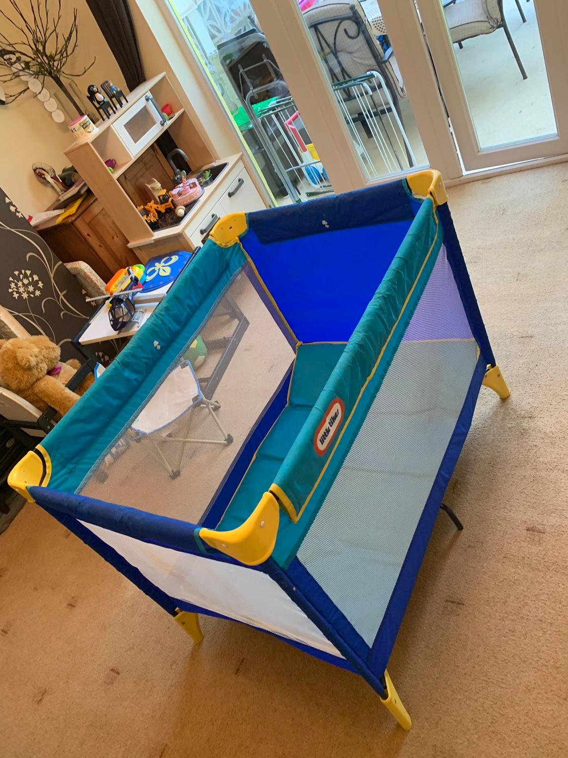 Little Tikes Travel cot in CR0 London for £15.00 for sale Shpock