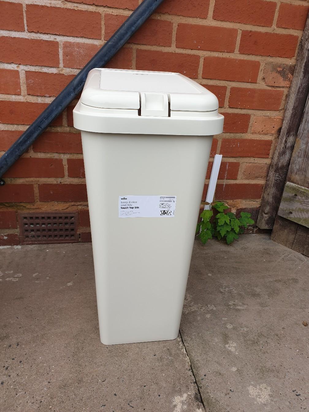 Wilko Rectangular 45L Cream Touch Top Bin in B12 Birmingham for £6.00