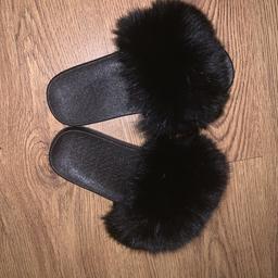 What : Black Furry Slippers 

Additional Info: Size 5/39. Brand new, never worn before.

Who For : Women 
Condition : Excellent Condition! Brand new 

Feel Free To Ask Any Questions.

Collection & Delivery , From East London.

( Check Out My Other Items, You May Just Find The Bargain You’re Looking For 😉)

Orginal price £14, bought online.