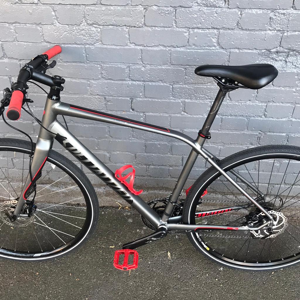 SPECIALIZED SIRRUS ELITE DISC HYBRID BIKE in E17 London for