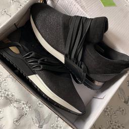 Ladies Black trainers size 5 ( unbranded ) New in box