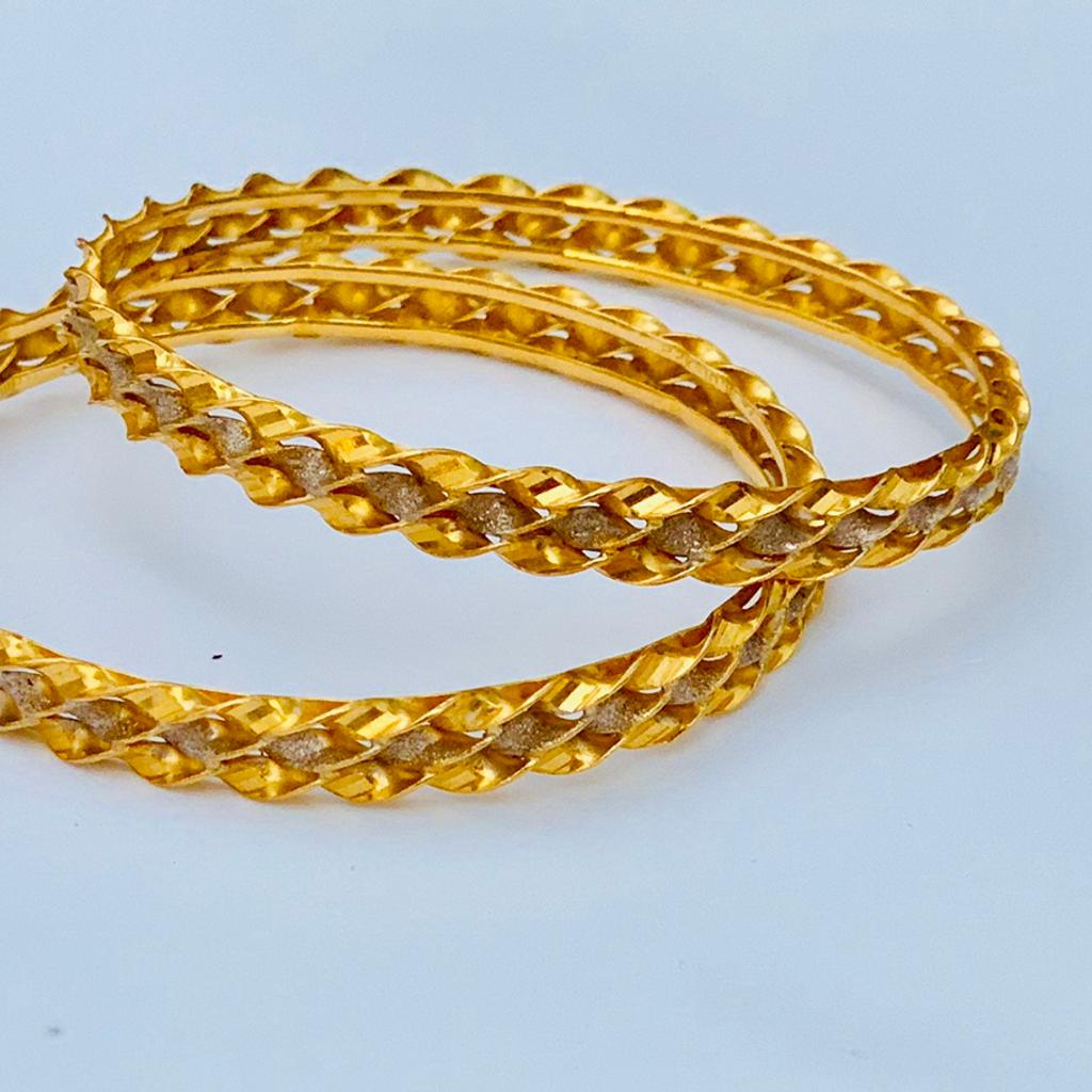 Dubai Solid 22ct Gold bangle breclet karra2.4 in SL2 for £1,400.00 for ...