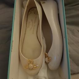 Size 6. Cream With DustBag 100% Genuine! Just Need A Good Wipe Over Which Il Do Before Sale. Smell Beautiful!!!  :) Comes With Original Box! Still £100 in shops I purchased these from next official..