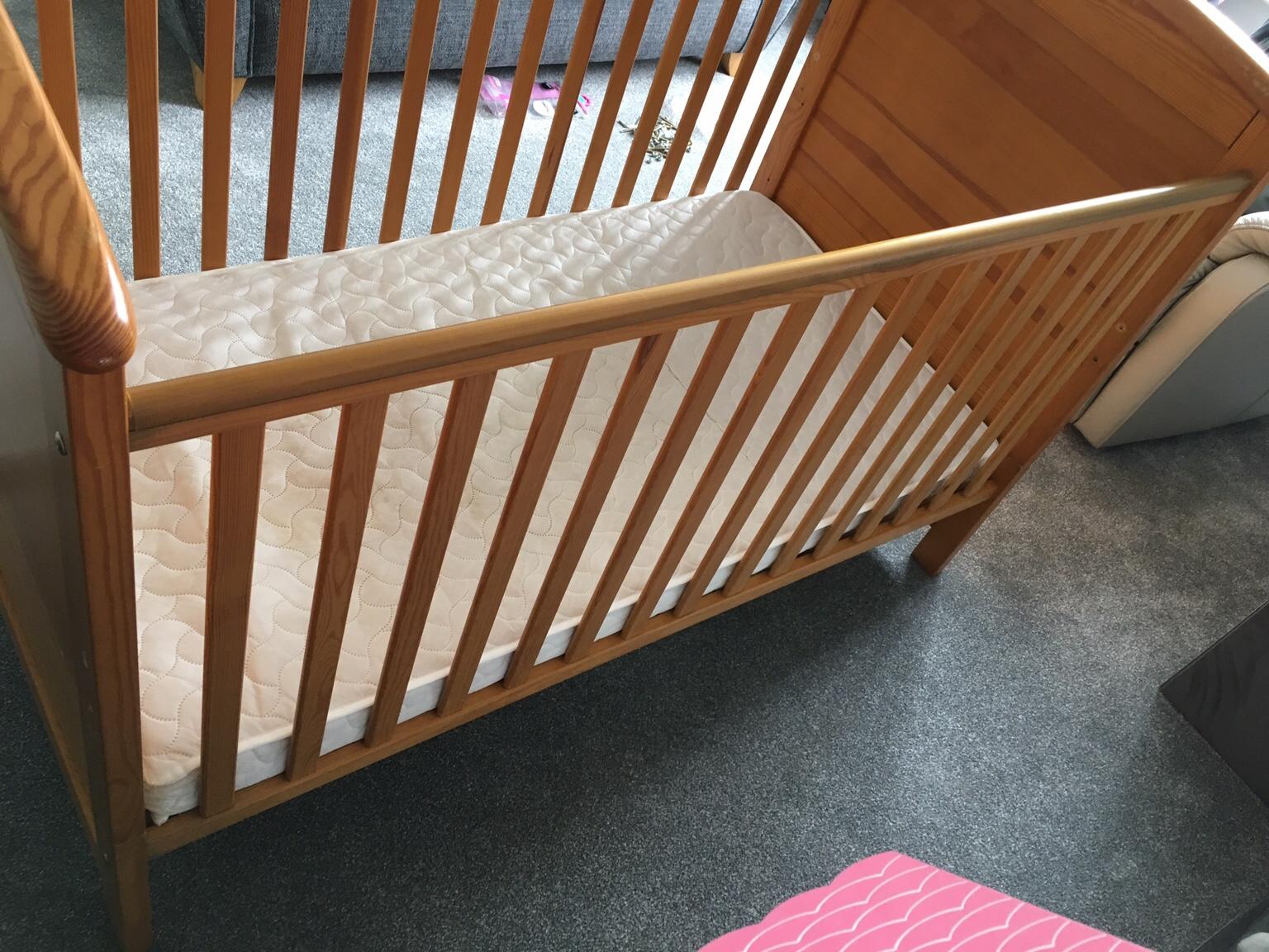 mama and papas aspen cot beds 2 available in B63 Dudley for £15.00 for sale Shpock